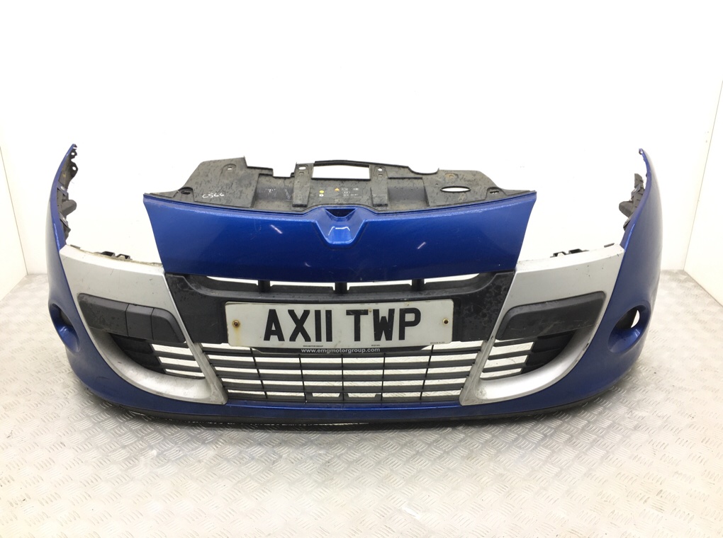 Бампер передний для Renault Megane, 2011 г. 1.5 DCi дизель б/у