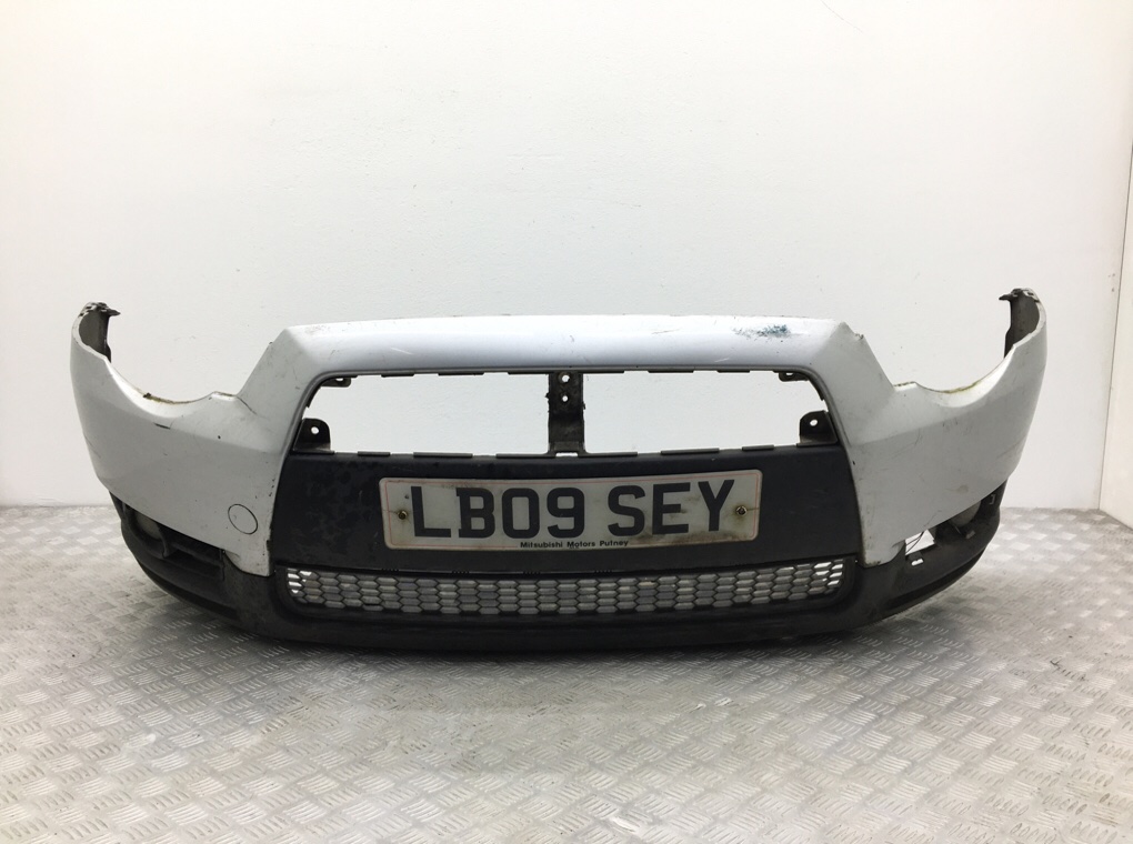 Бампер передний для Mitsubishi Colt, 2009 г. 1.3 i бензин б/у