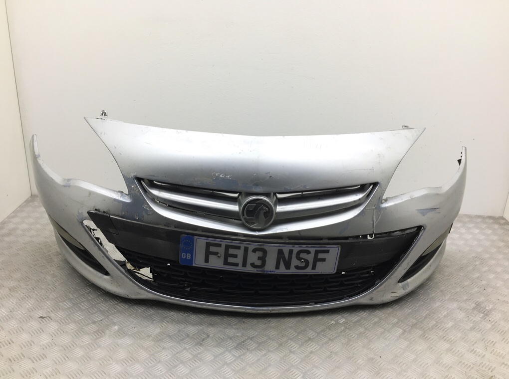 Бампер передний для Opel Astra, 2013 г. 1.7 CDTi дизель б/у