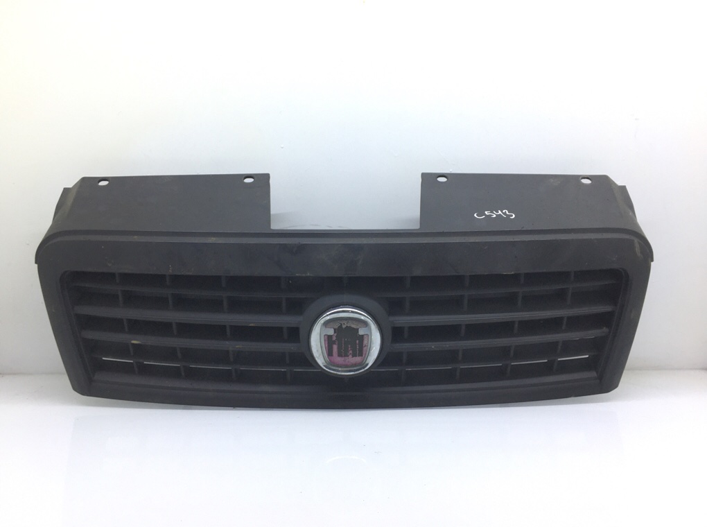 Решетка радиатора для Fiat Doblo, 2008 г. 1.9 JTD дизель б/у