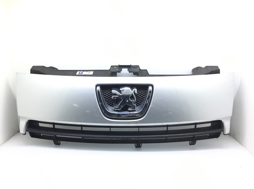 Решетка радиатора для Peugeot Expert, 2007 г. 2.0 HDi дизель б/у