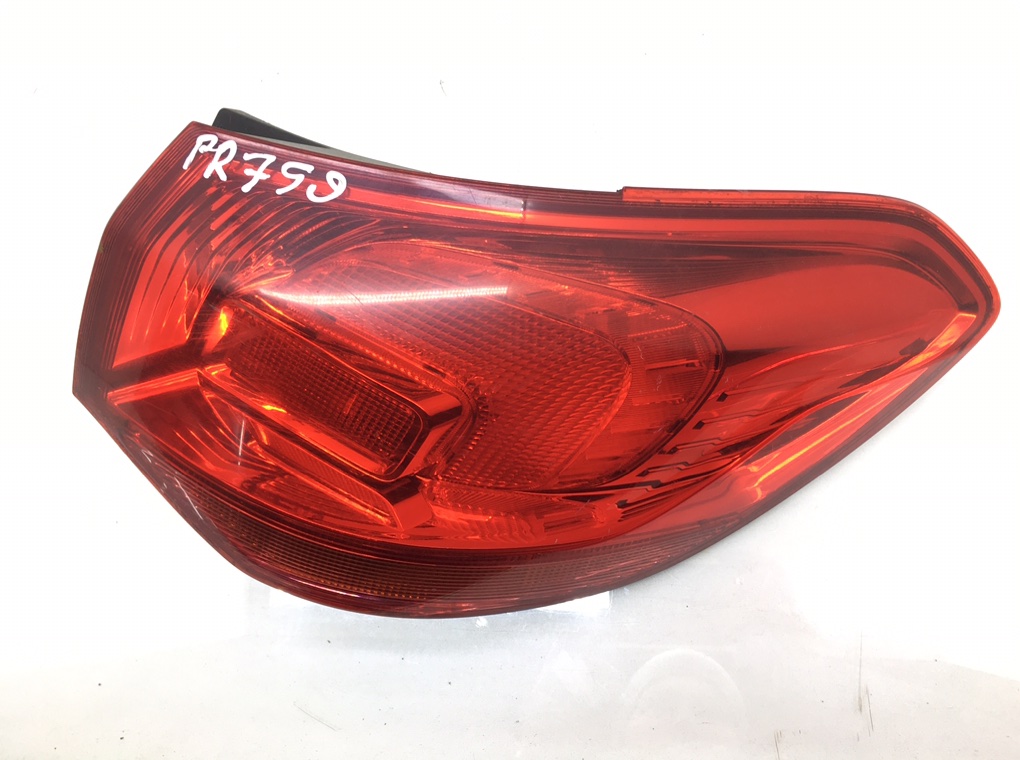 Фонарь задний правый для Opel Astra, 2015 г. 1.7 CDTi дизель б/у — фото 2