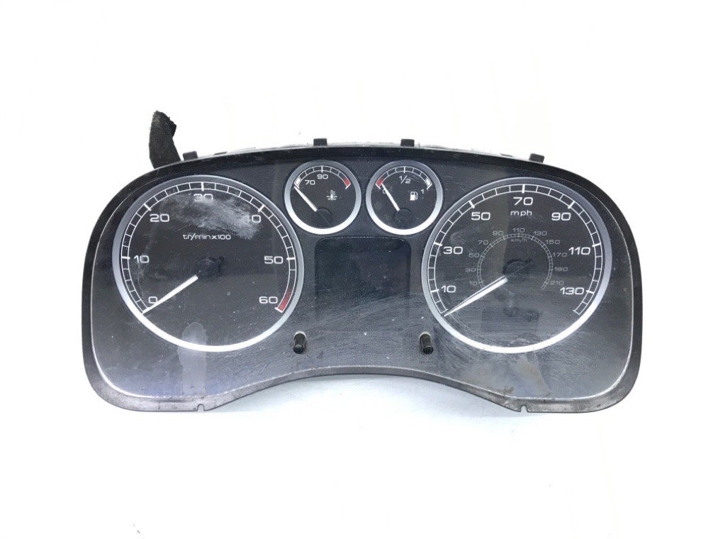 Щиток приборов (приборная панель) для Peugeot 307, 2003 г. 1.4 HDi дизель б/у
