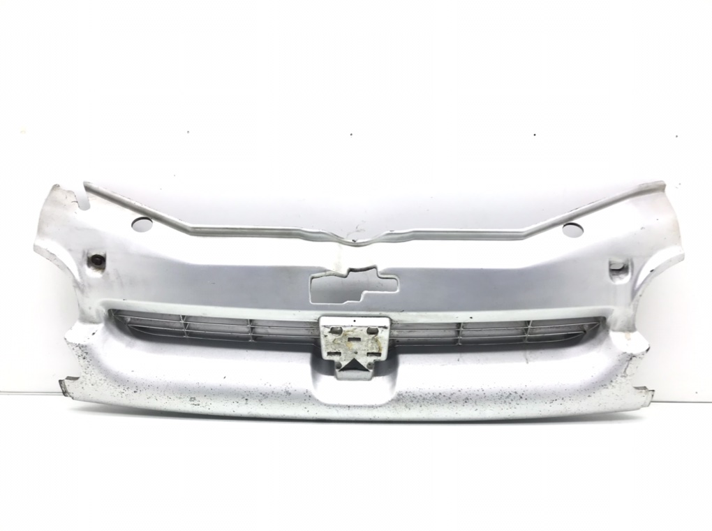 Решетка радиатора для Peugeot Partner, 2002 г. 1.9 D дизель б/у