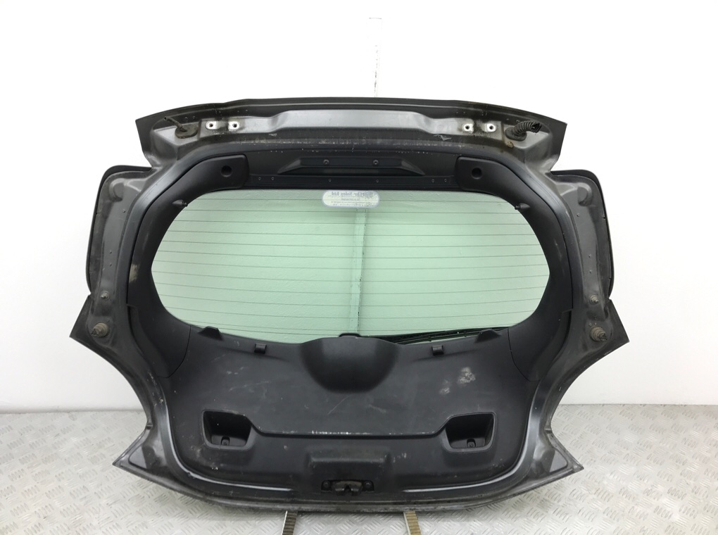 Крышка багажника для Peugeot 208, 2014 г. 1.4 HDi дизель б/у — фото 3