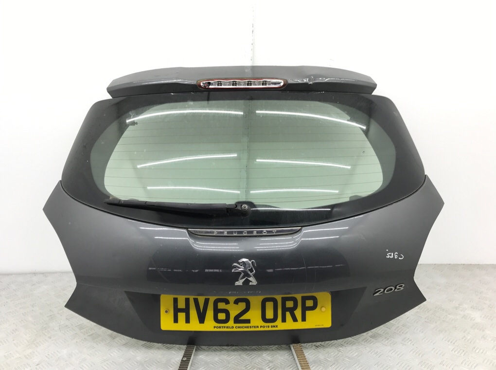 Крышка багажника для Peugeot 208, 2012 г. 1.2 i бензин б/у