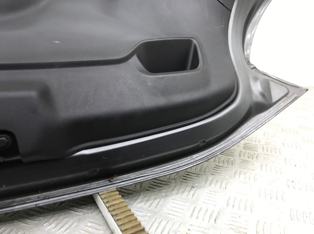 Крышка багажника для Peugeot 208, 2012 г. 1.2 i бензин б/у — фото 5