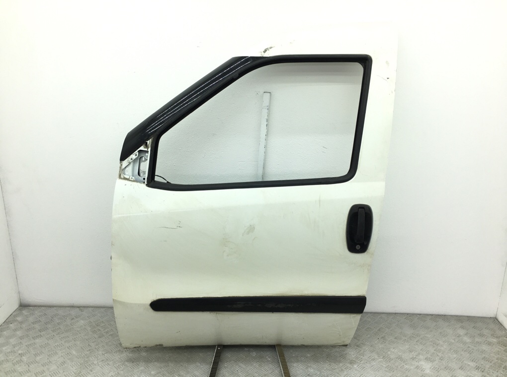 Дверь передняя левая для Fiat Doblo, 2014 г. 1.3 JTD дизель б/у