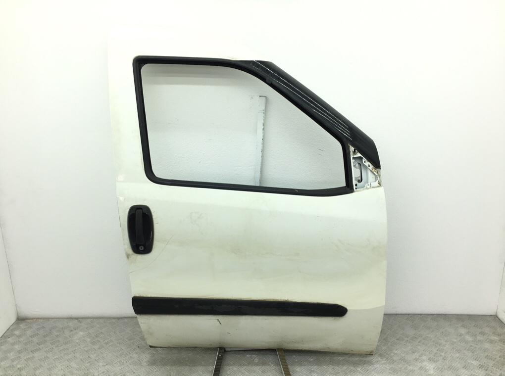 Дверь передняя правая для Fiat Doblo, 2014 г. 1.3 JTD дизель б/у