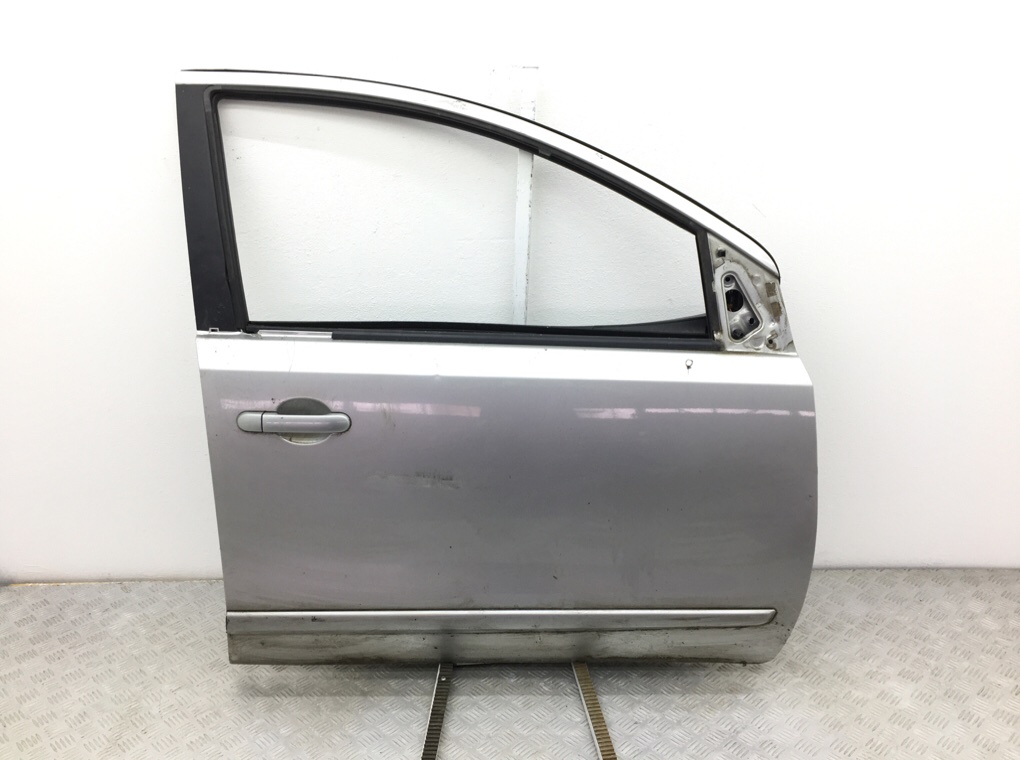 Дверь передняя правая для Nissan Note, 2006 г. 1.4 i бензин б/у