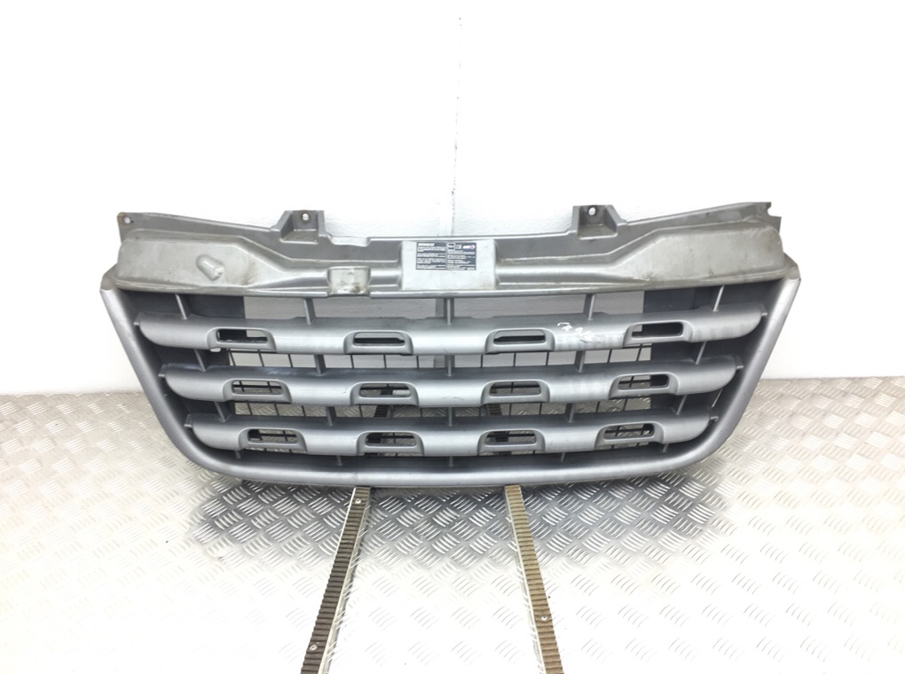 Решетка радиатора для Renault Master, 2011 г. 2.3 DCI дизель б/у