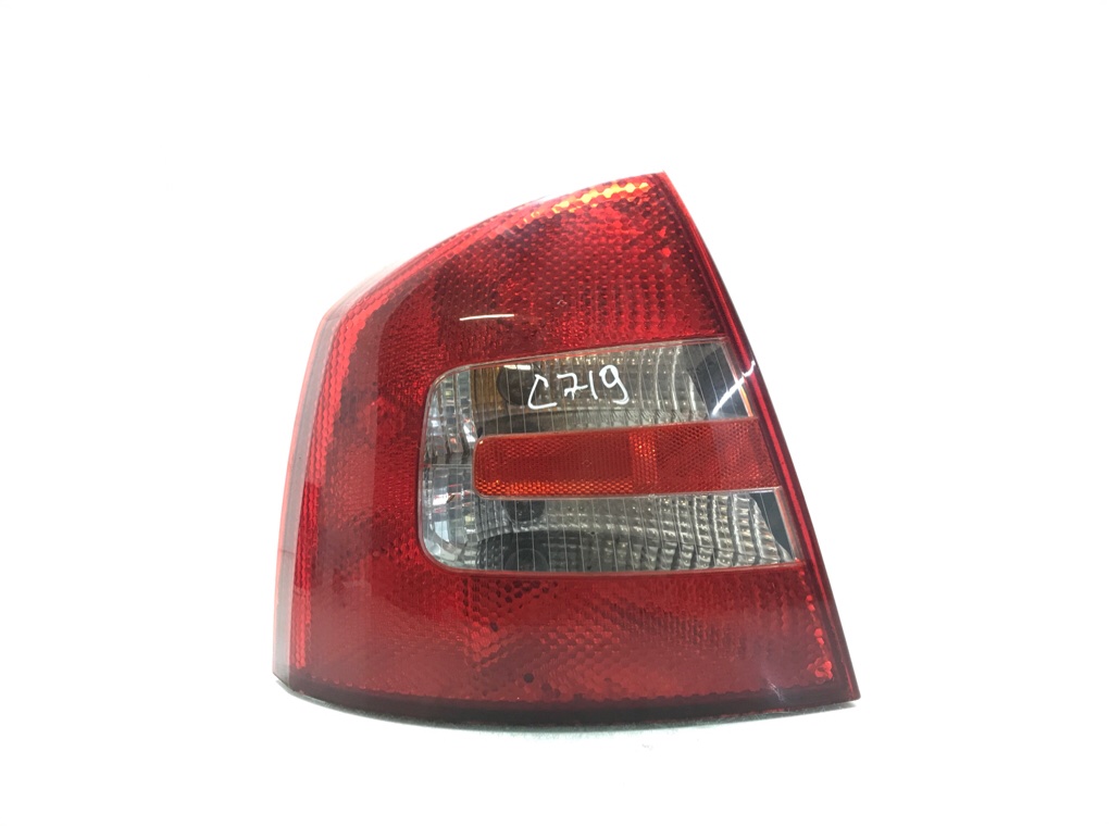 Фонарь задний левый для Skoda Octavia, 2006 г. 2.0 TDi дизель б/у