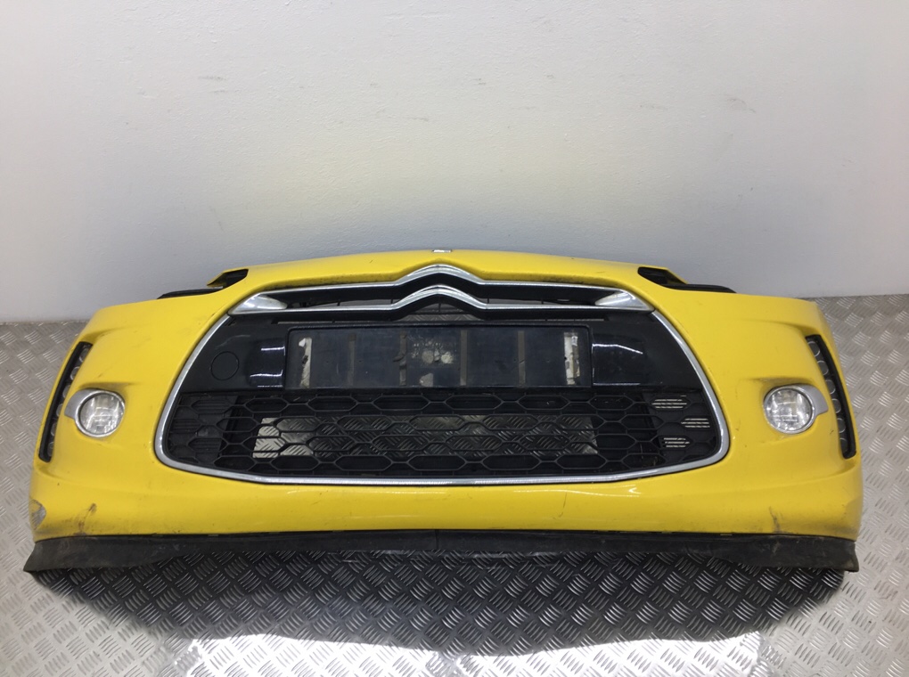Бампер передний для Citroen DS3, 2011 г. 1.6 HDi дизель б/у