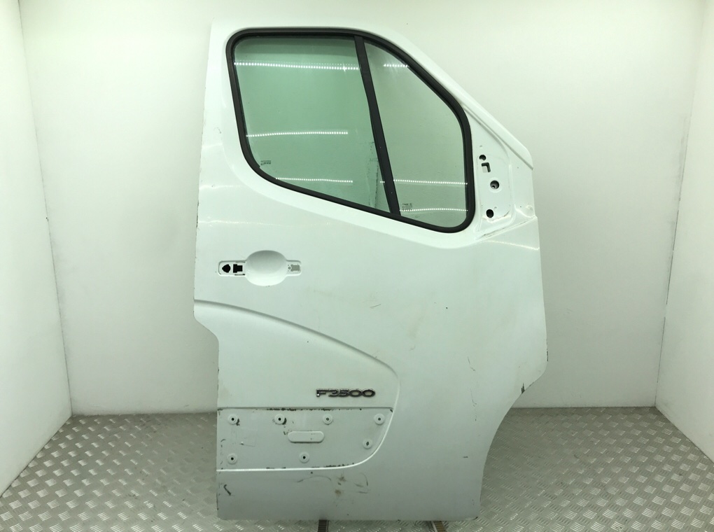 Дверь передняя правая для Renault Master, 2011 г. 2.3 DCI дизель б/у
