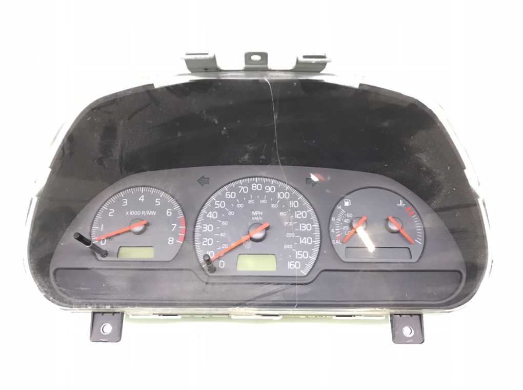 Щиток приборов (приборная панель) для Volvo V40, 1999 г. 2.0 i бензин б/у