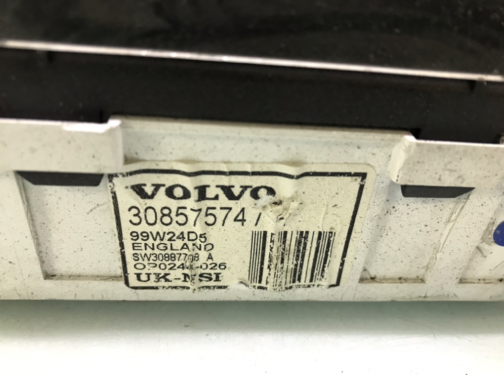 Щиток приборов (приборная панель) для Volvo V40, 1999 г. 2.0 i бензин б/у — фото 6