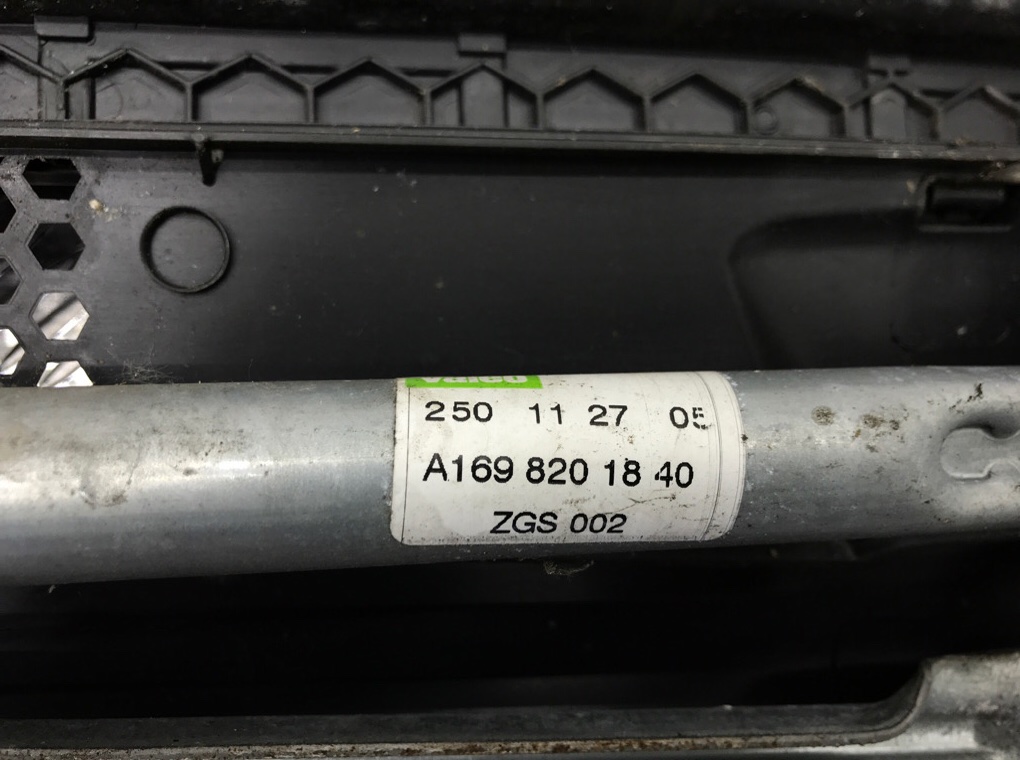Механизм стеклоочистителя (трапеция дворников) для Mercedes A W169, 2012 г. 2.0 CDi дизель б/у — фото 5