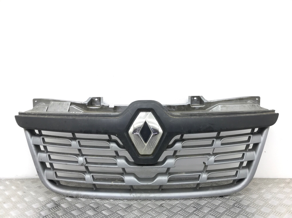 Решетка радиатора для Renault Master, 2016 г. 2.3 DCI дизель б/у