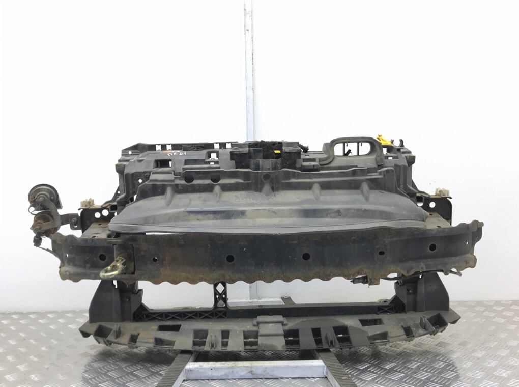 Панель передняя (телевизор) для Ford Fiesta, 2011 г. 1.6 TDCi дизель б/у
