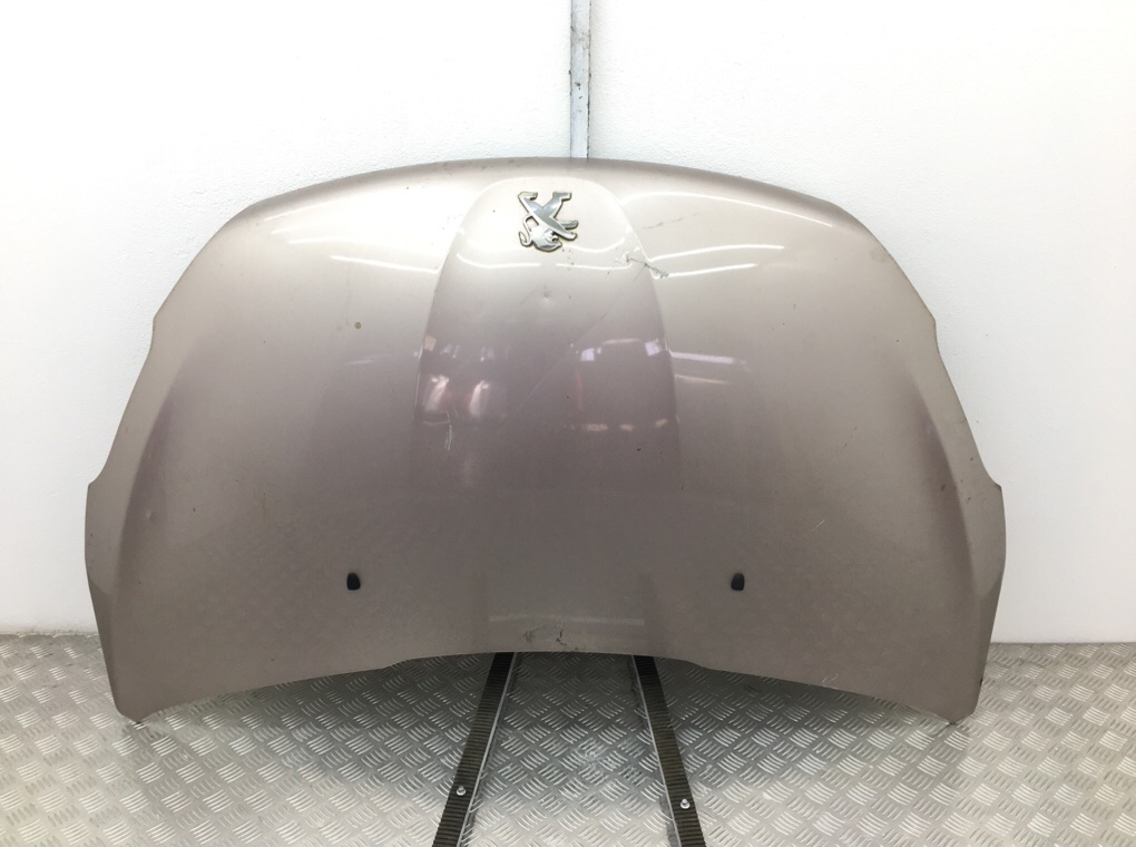 Капот для Peugeot 208, 2013 г. 1.0 i бензин б/у