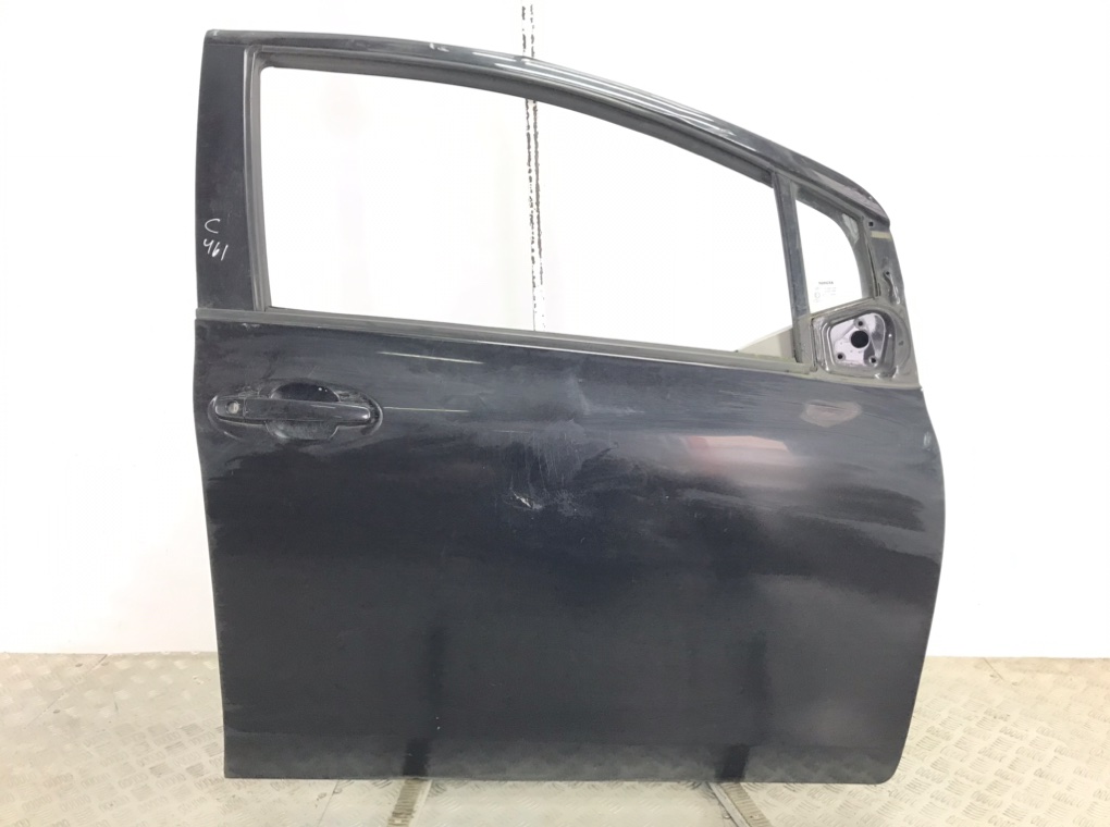Дверь передняя правая для Toyota Yaris, 2008 г. 1.4 D-4D дизель б/у