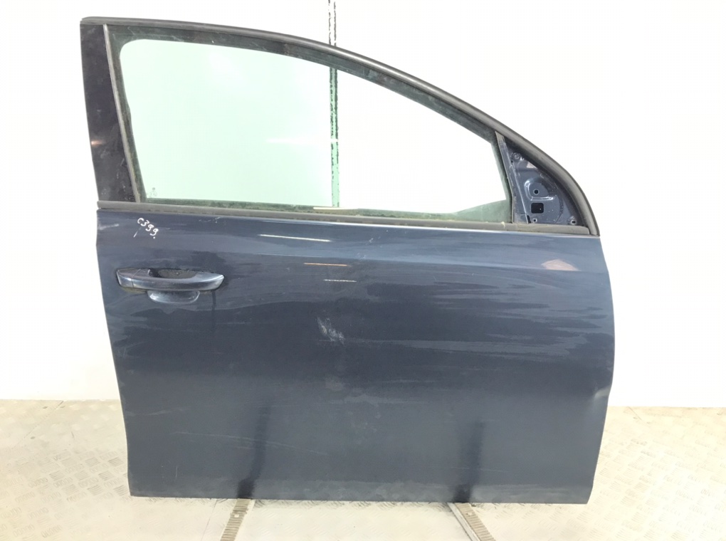 Дверь передняя правая для Volkswagen Golf, 2011 г. 1.6 TDi бензин б/у