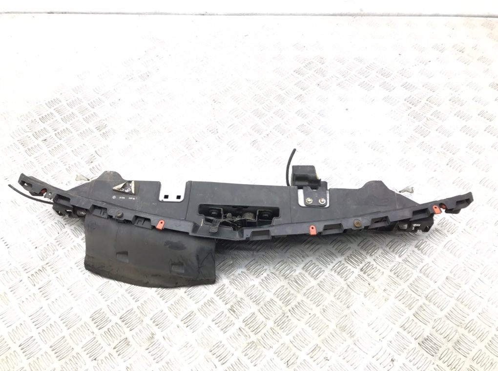 Планка под капот для Opel Insignia, 2013 г. 2.0 CDTi дизель б/у