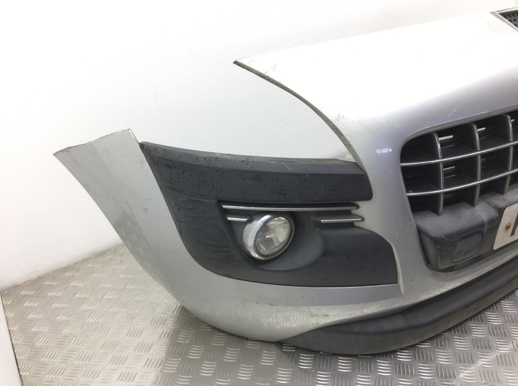 Бампер передний для Peugeot 3008, 2009 г. 1.6 HDi дизель б/у — фото 3