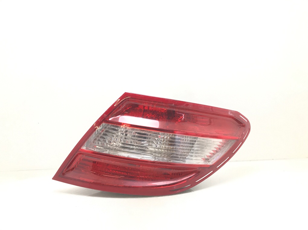 Фонарь задний правый для Mercedes C W204, 2010 г. 2.2 CDi дизель б/у