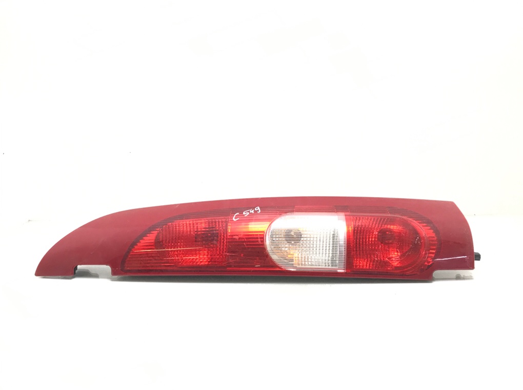 Фонарь задний правый для Nissan Kubistar, 2005 г. 1.5 DCi дизель б/у