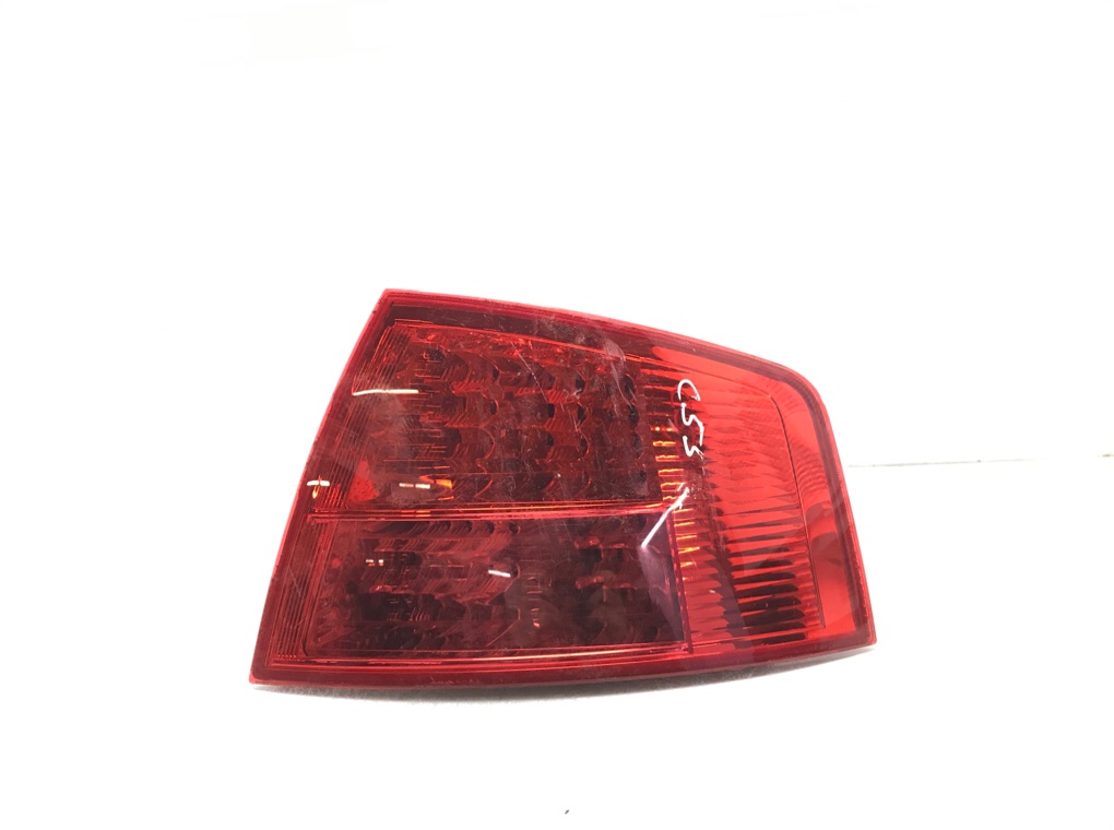 Фонарь задний правый для Audi A8, 2005 г. 3.0 TDi дизель б/у