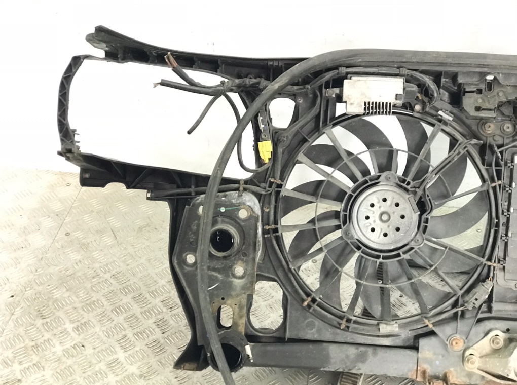 Панель передняя (телевизор) для Audi A4, 2007 г. 2.0 TDi дизель б/у — фото 6