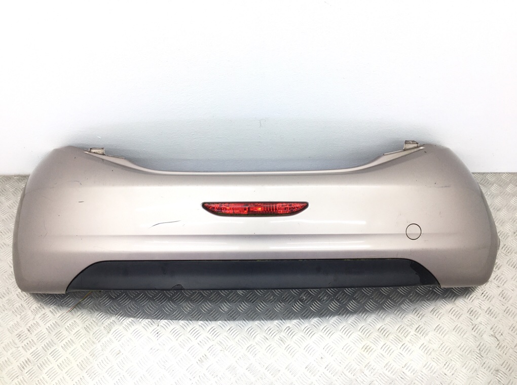 Бампер задний для Peugeot 208, 2013 г. 1.0 i бензин б/у