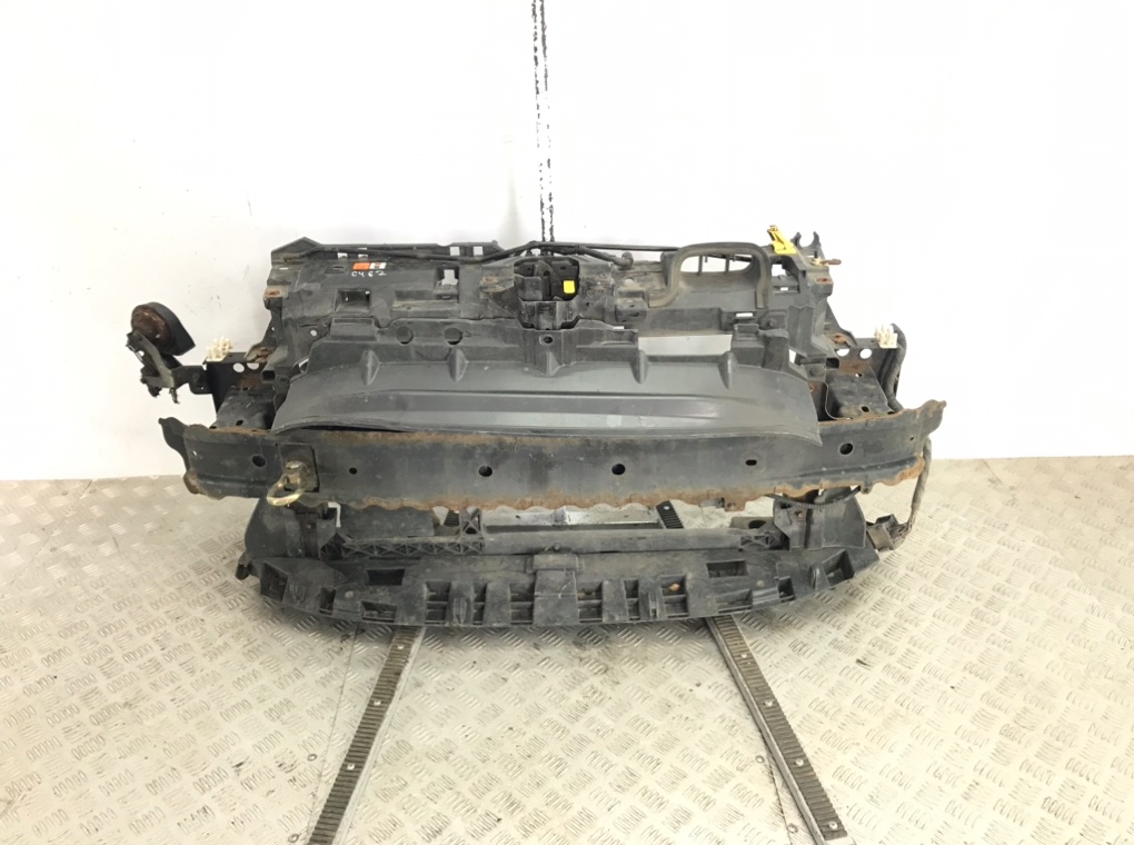 Панель передняя (телевизор) для Ford Fiesta, 2011 г. 1.4 TDCI дизель б/у