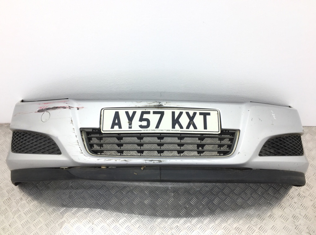 Бампер передний для Opel Astra, 2007 г. 1.3 CDTi дизель б/у
