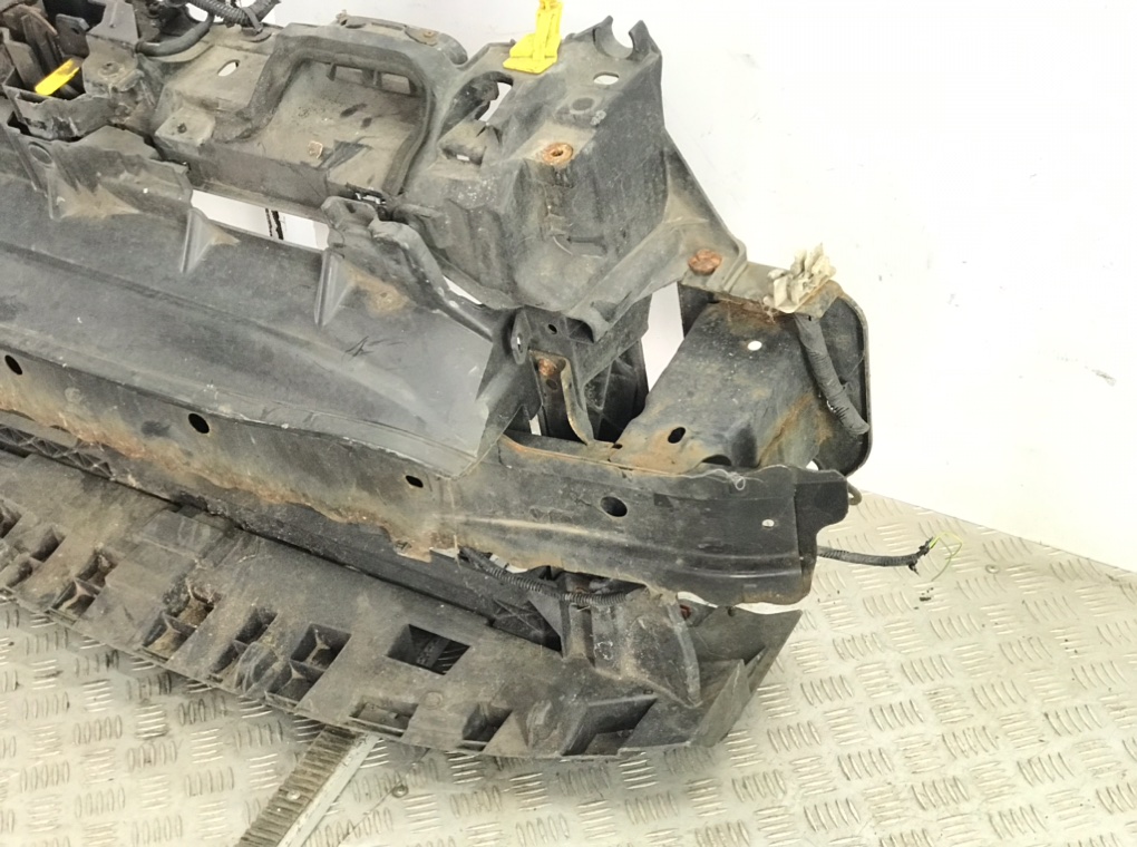 Панель передняя (телевизор) для Ford Fiesta, 2009 г. 1.4 TDCi дизель б/у — фото 2