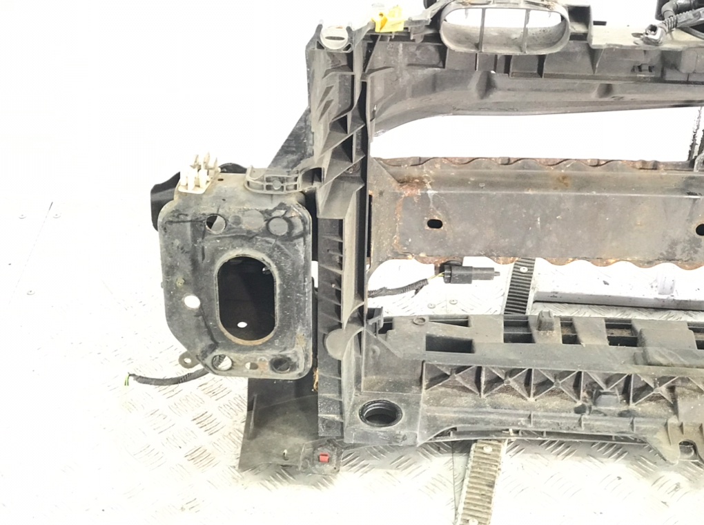 Панель передняя (телевизор) для Ford Fiesta, 2009 г. 1.4 TDCi дизель б/у — фото 6