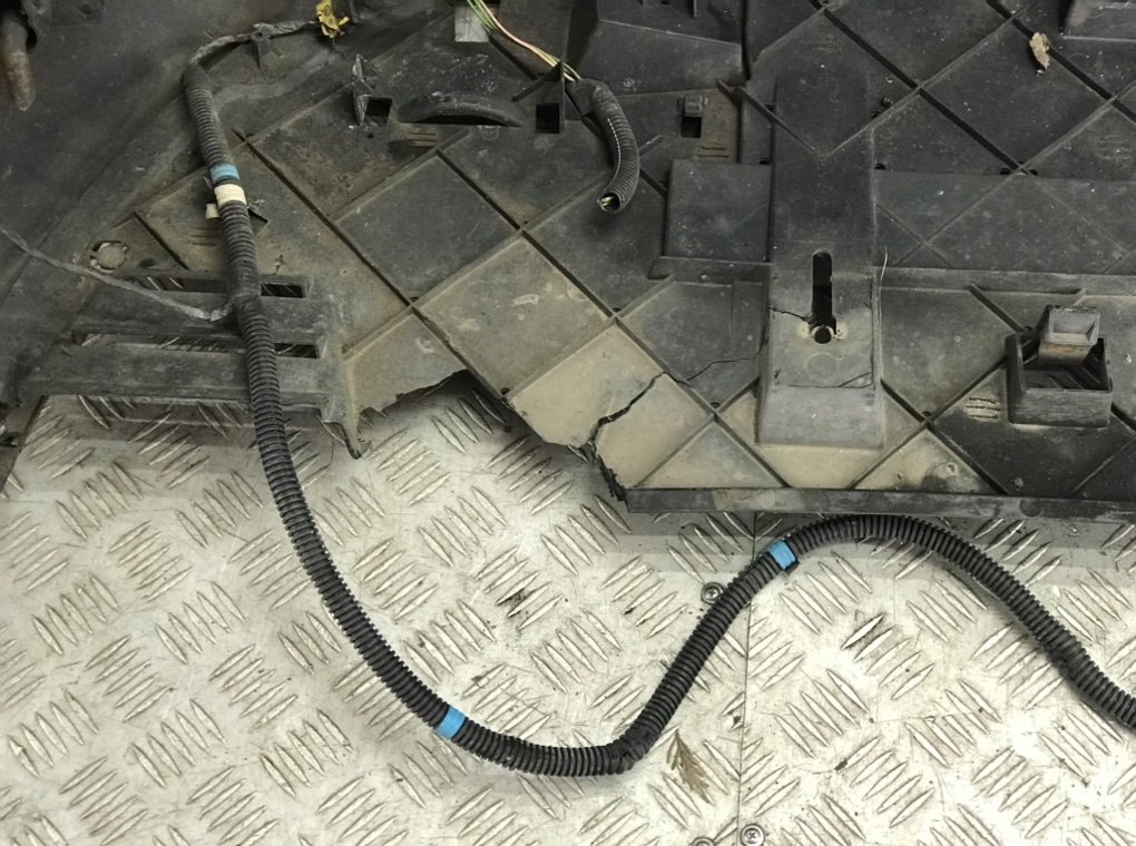 Бампер передний для Citroen C4 Grand Picasso, 2010 г. 1.6 HDi дизель б/у — фото 8
