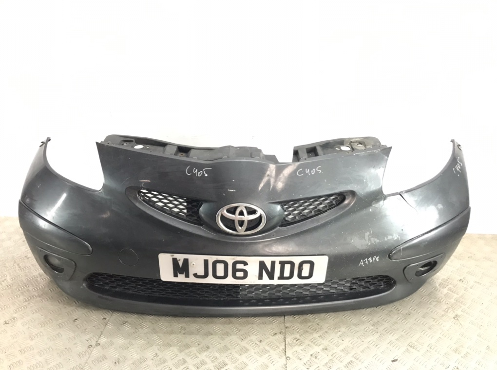 Бампер передний для Toyota Aygo, 2006 г. 1.0 i бензин б/у