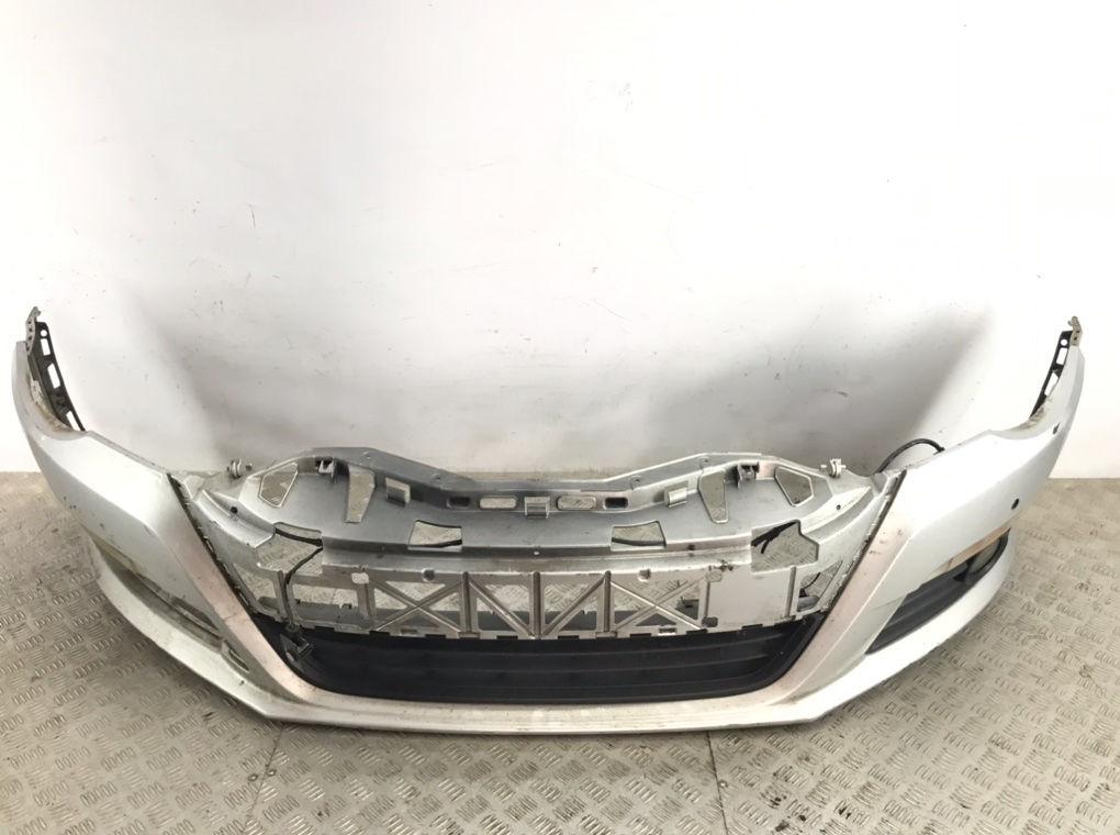 Бампер передний для Volkswagen Passat CC, 2011 г. 2.0 TDi дизель б/у