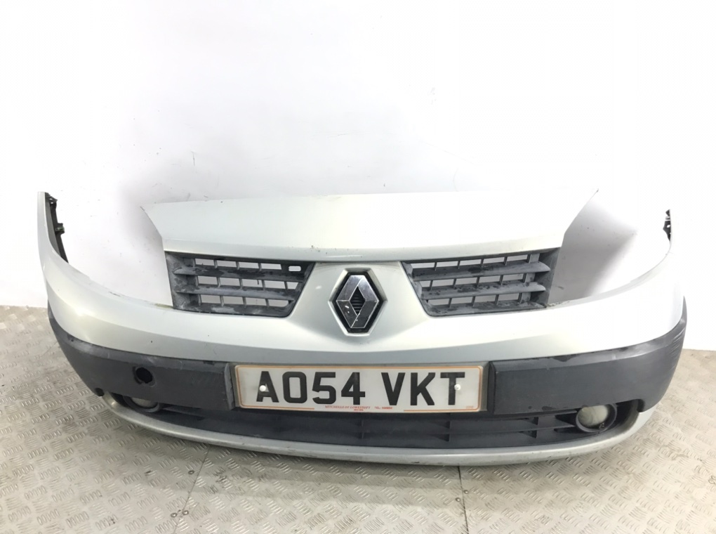 Бампер передний для Renault Scenic, 2004 г. 1.5 DCi дизель б/у