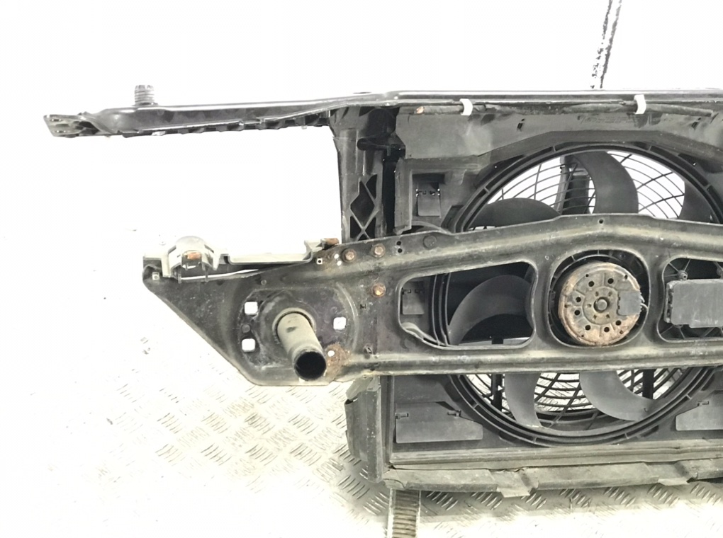 Панель передняя (телевизор) для BMW 3 E46, 2000 г. 2.5 i бензин б/у — фото 6