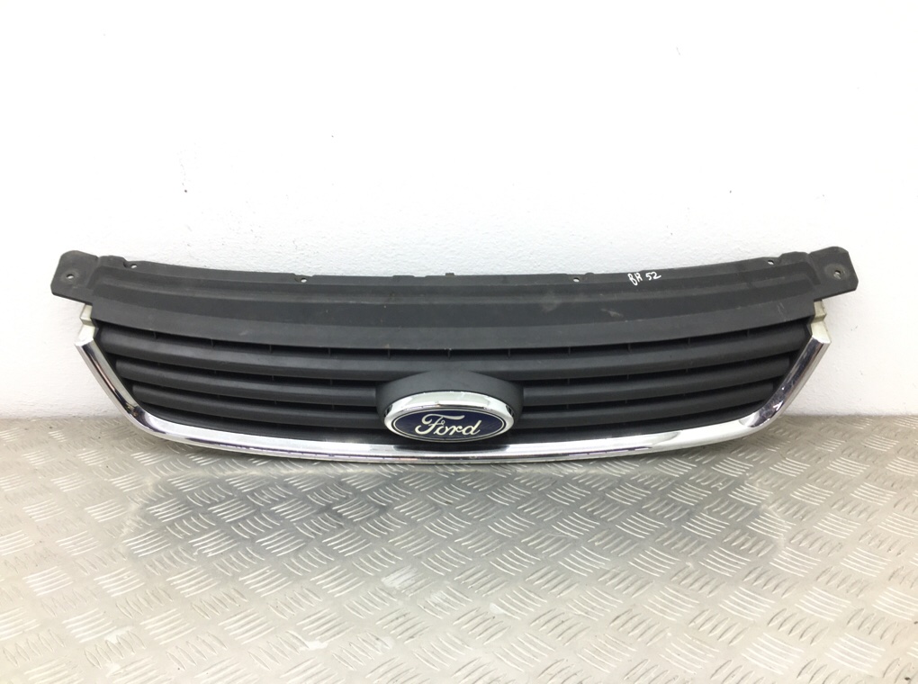 Решетка радиатора для Ford Kuga, 2010 г. 2.0 TDCi дизель б/у