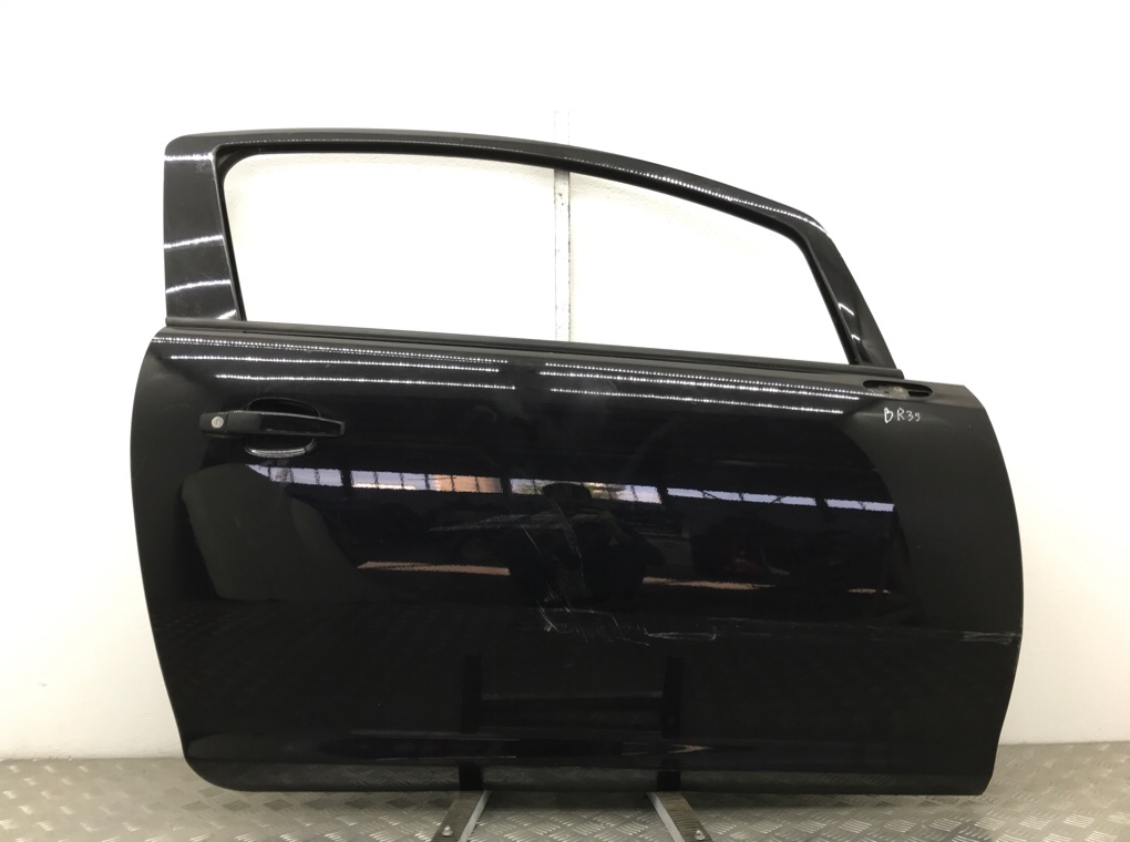 Дверь передняя правая для Opel Corsa, 2010 г. 1.2 i бензин б/у