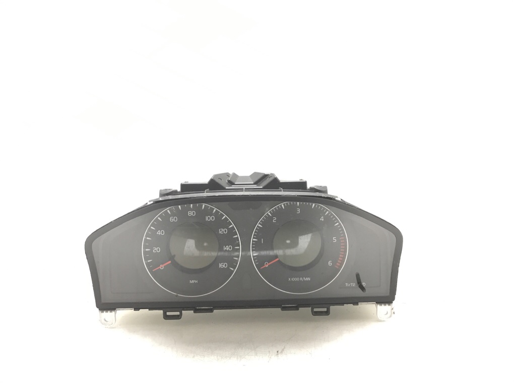 Щиток приборов (приборная панель) для Volvo V70, 2009 г. 2.0 TD дизель б/у