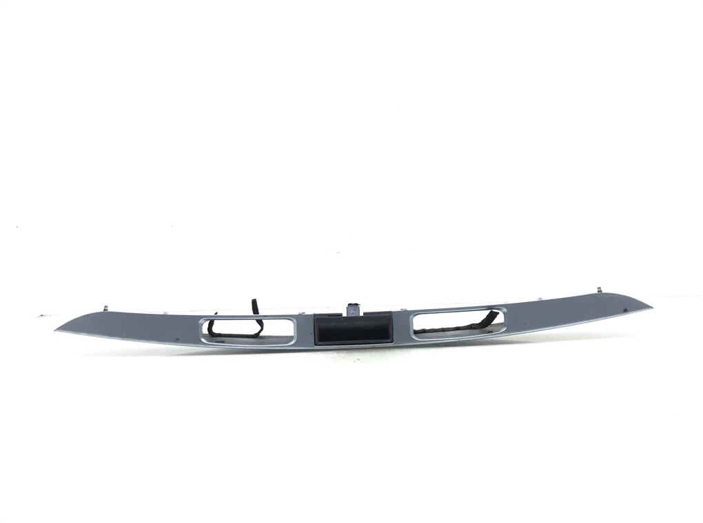 Накладка подсветки номера для Peugeot 207, 2009 г. 1.4 i бензин б/у — фото 2