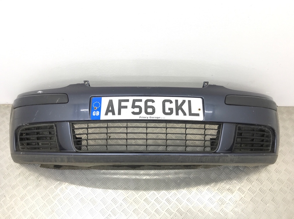 Бампер передний для Volkswagen Golf, 2006 г. 1.6 i бензин б/у