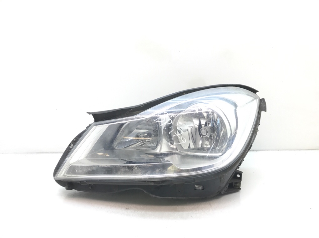 Фара левая для Mercedes C W204, 2012 г. 2.2 CDi дизель б/у