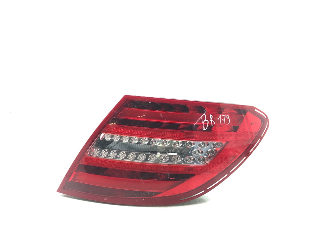 Фонарь задний правый для Mercedes C W204, 2012 г. 2.2 CDi дизель б/у