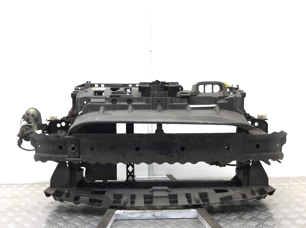 Панель передняя (телевизор) для Ford Fiesta, 2012 г. 1.4 TDCI дизель б/у